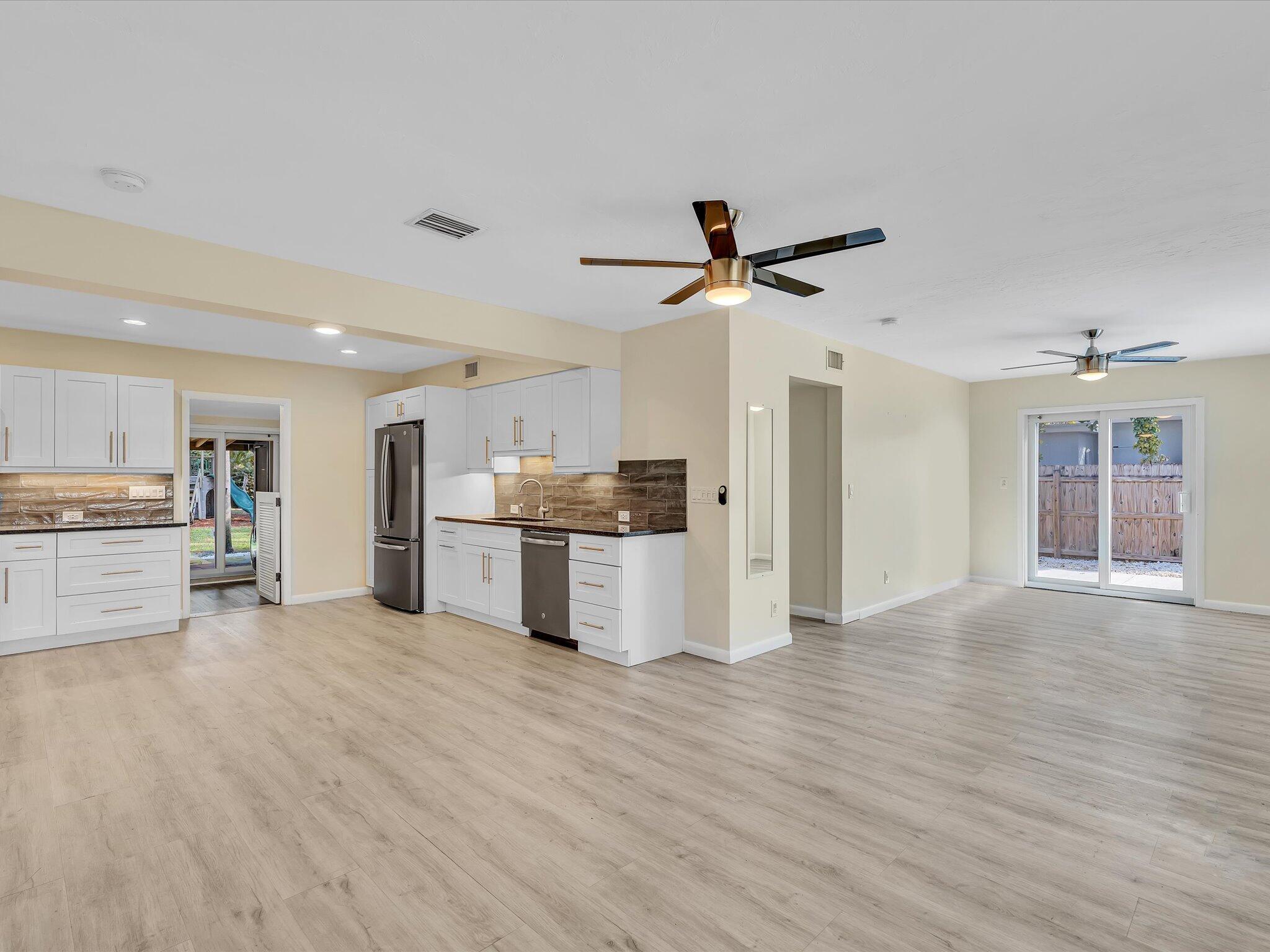 607 W Perry, Lantana FL 33462