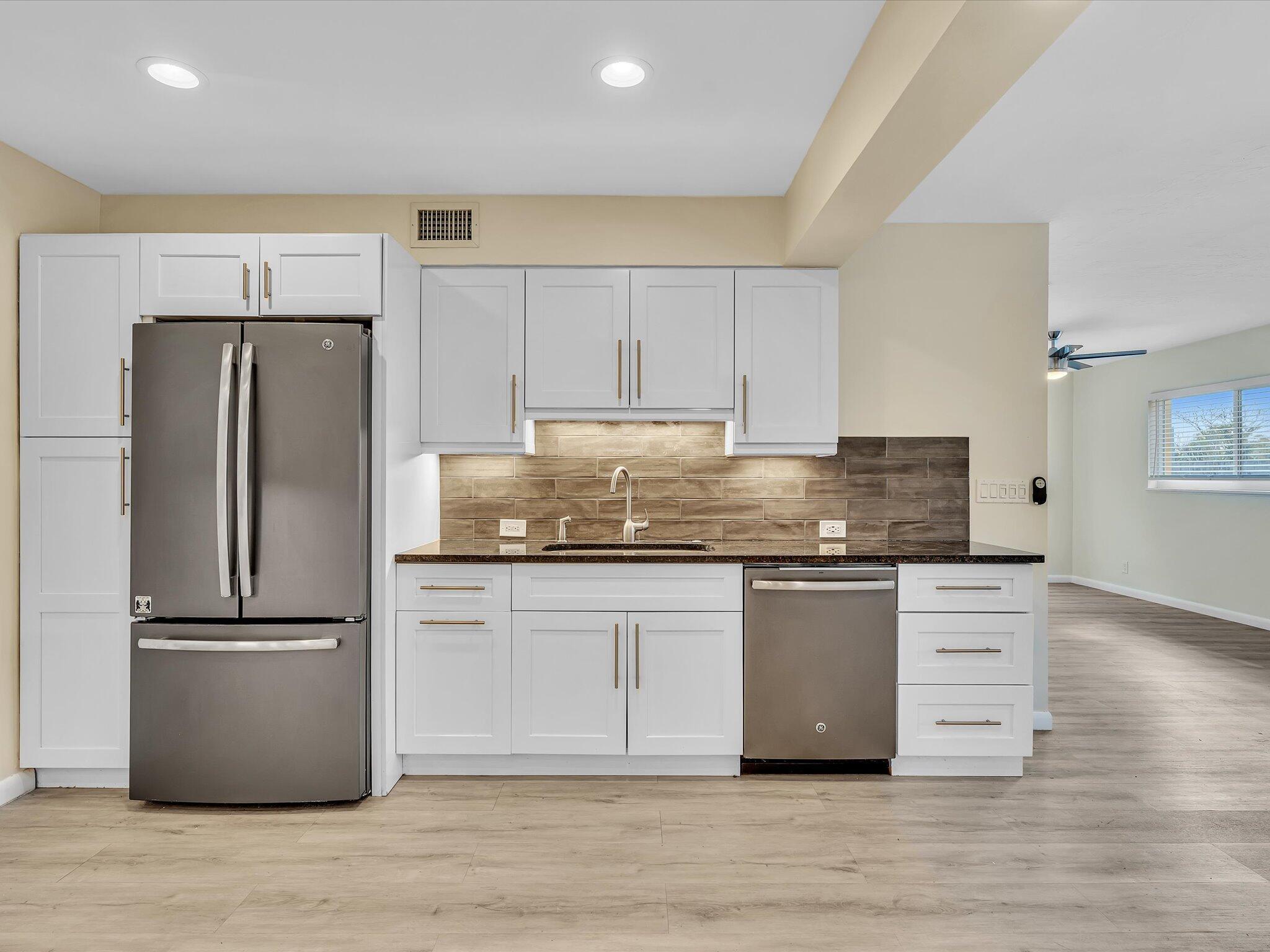 607 W Perry, Lantana FL 33462