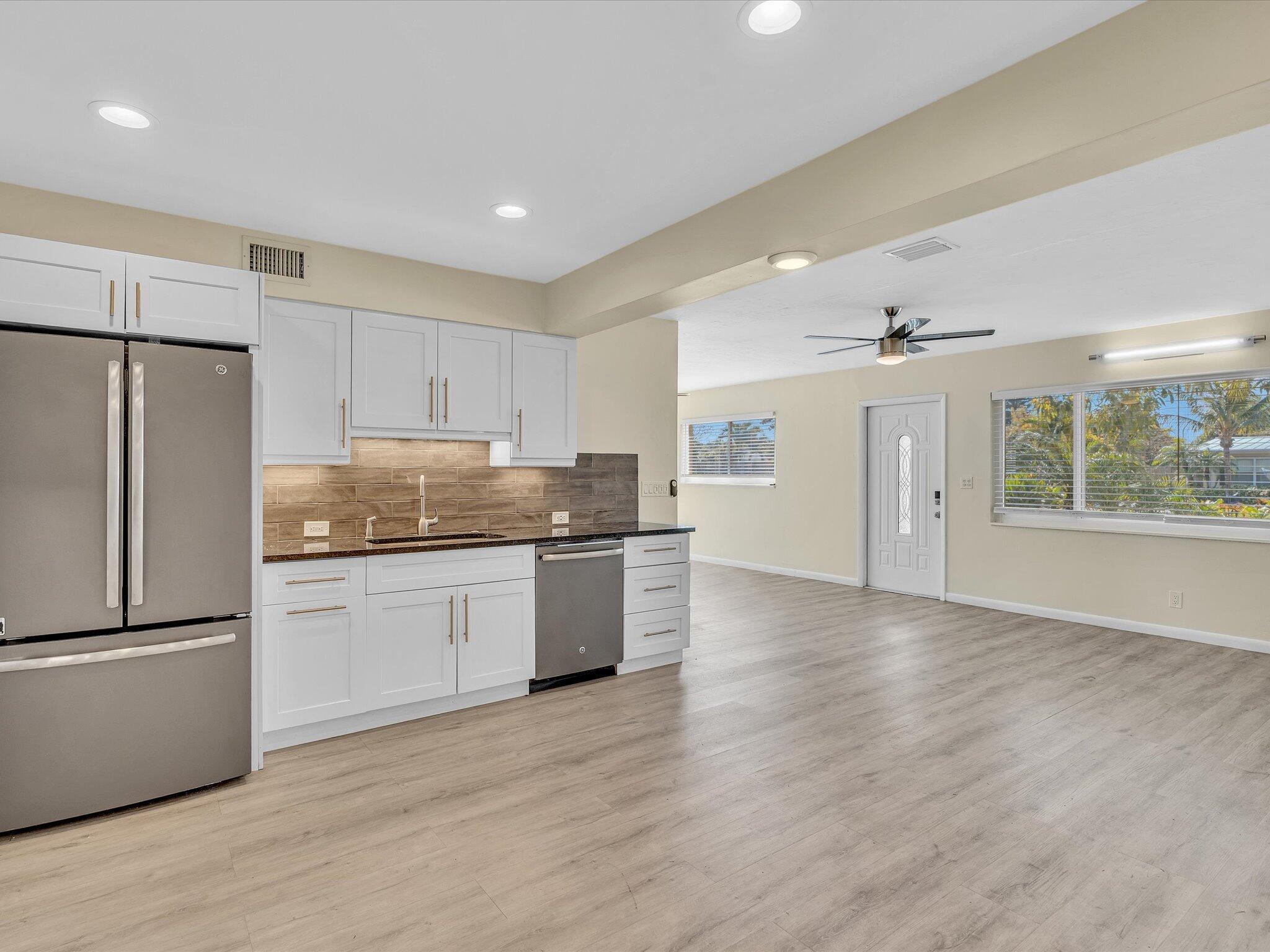 607 W Perry, Lantana FL 33462