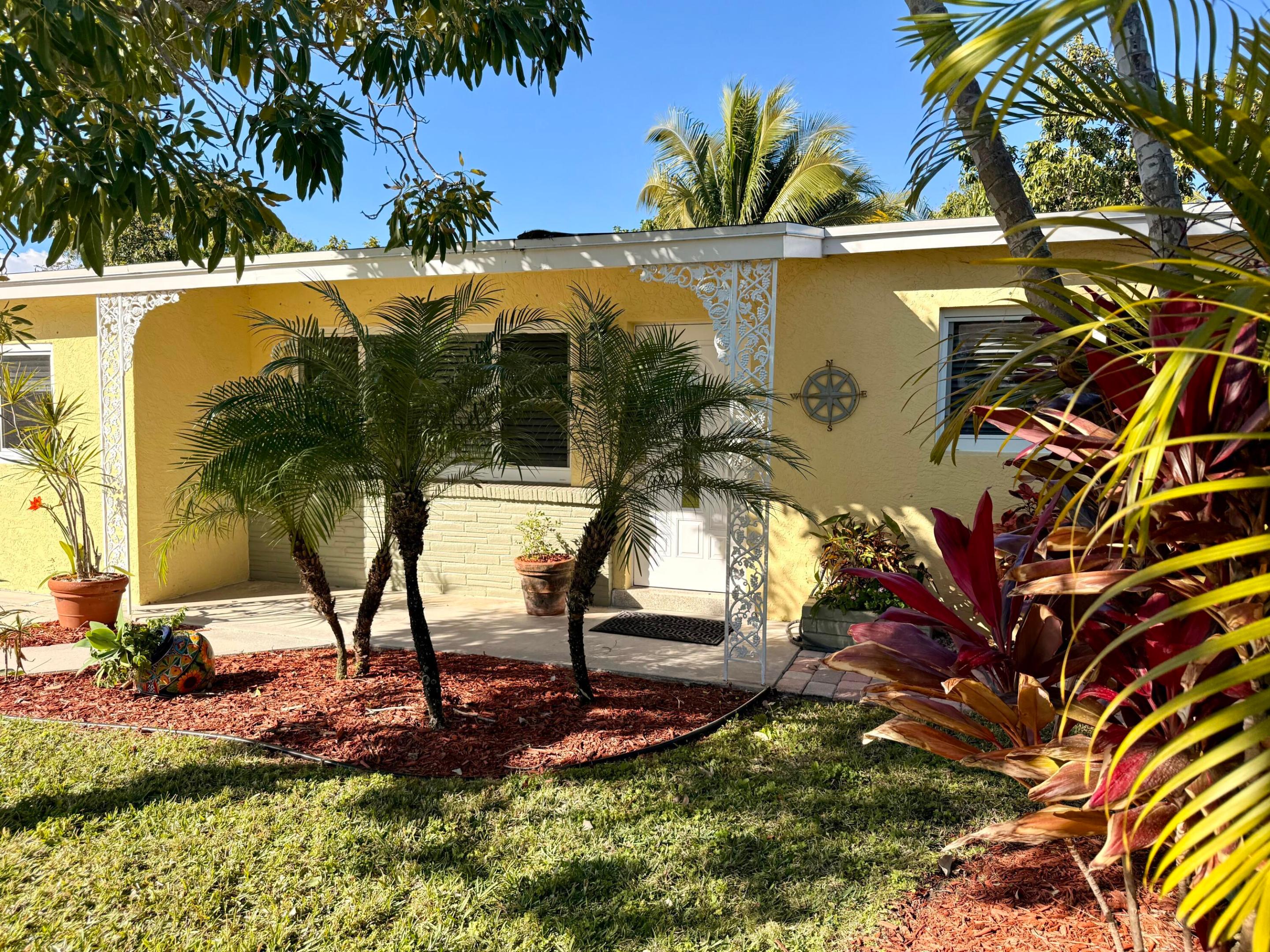 607 W Perry, Lantana FL 33462