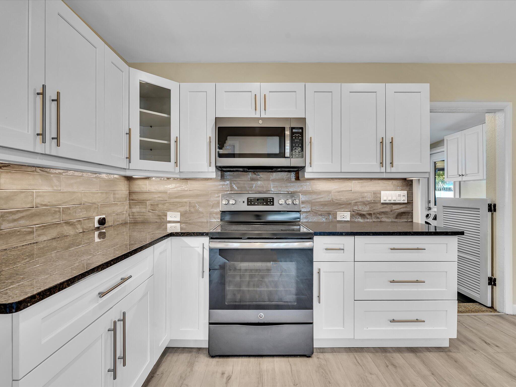 607 W Perry, Lantana FL 33462
