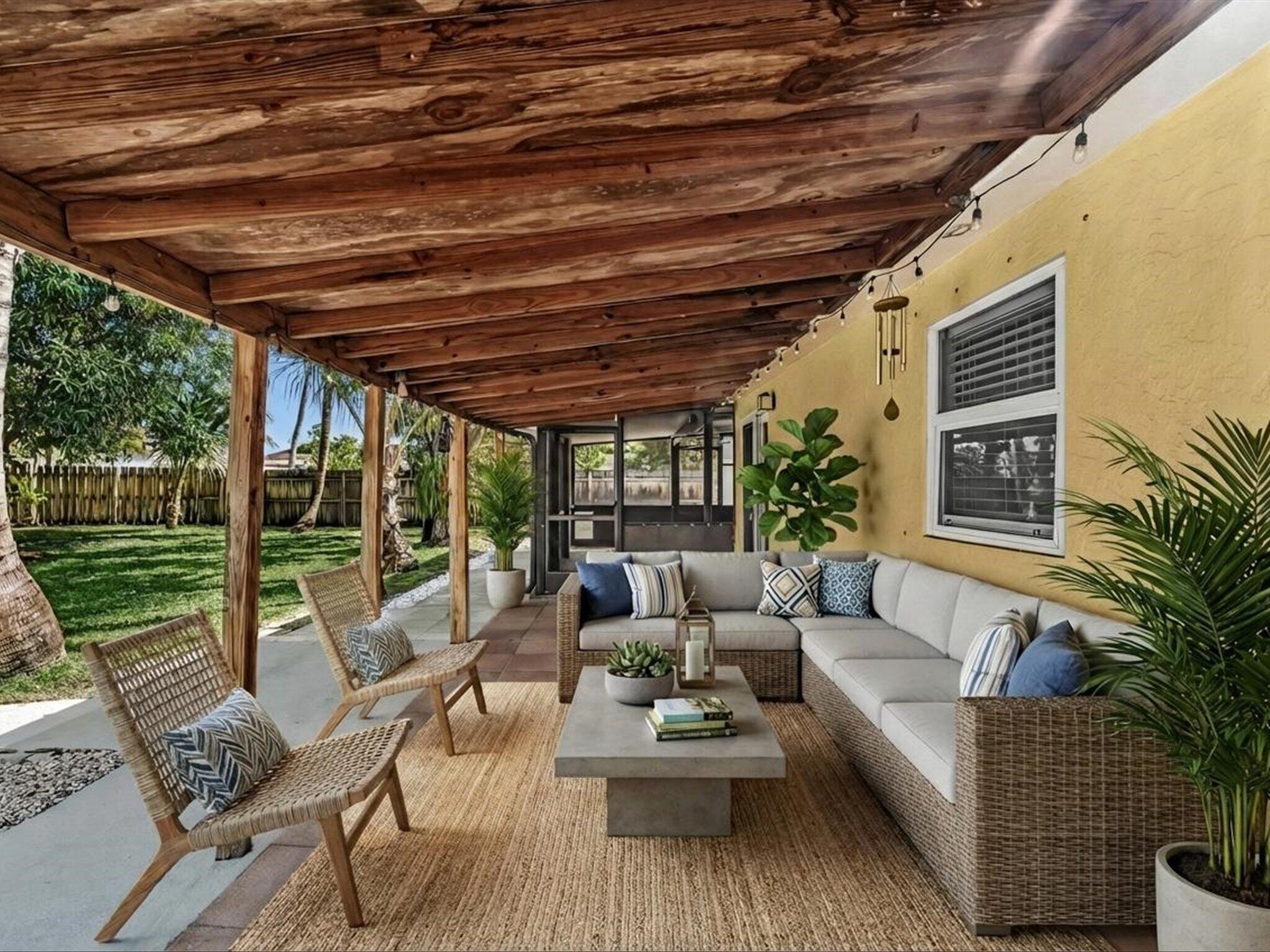 607 W Perry, Lantana FL 33462