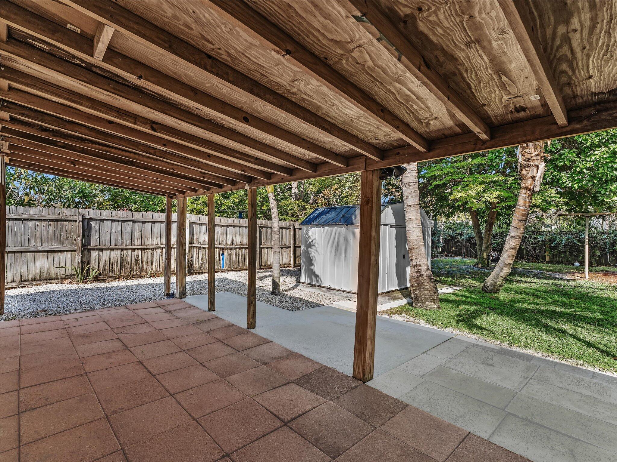 607 W Perry, Lantana FL 33462