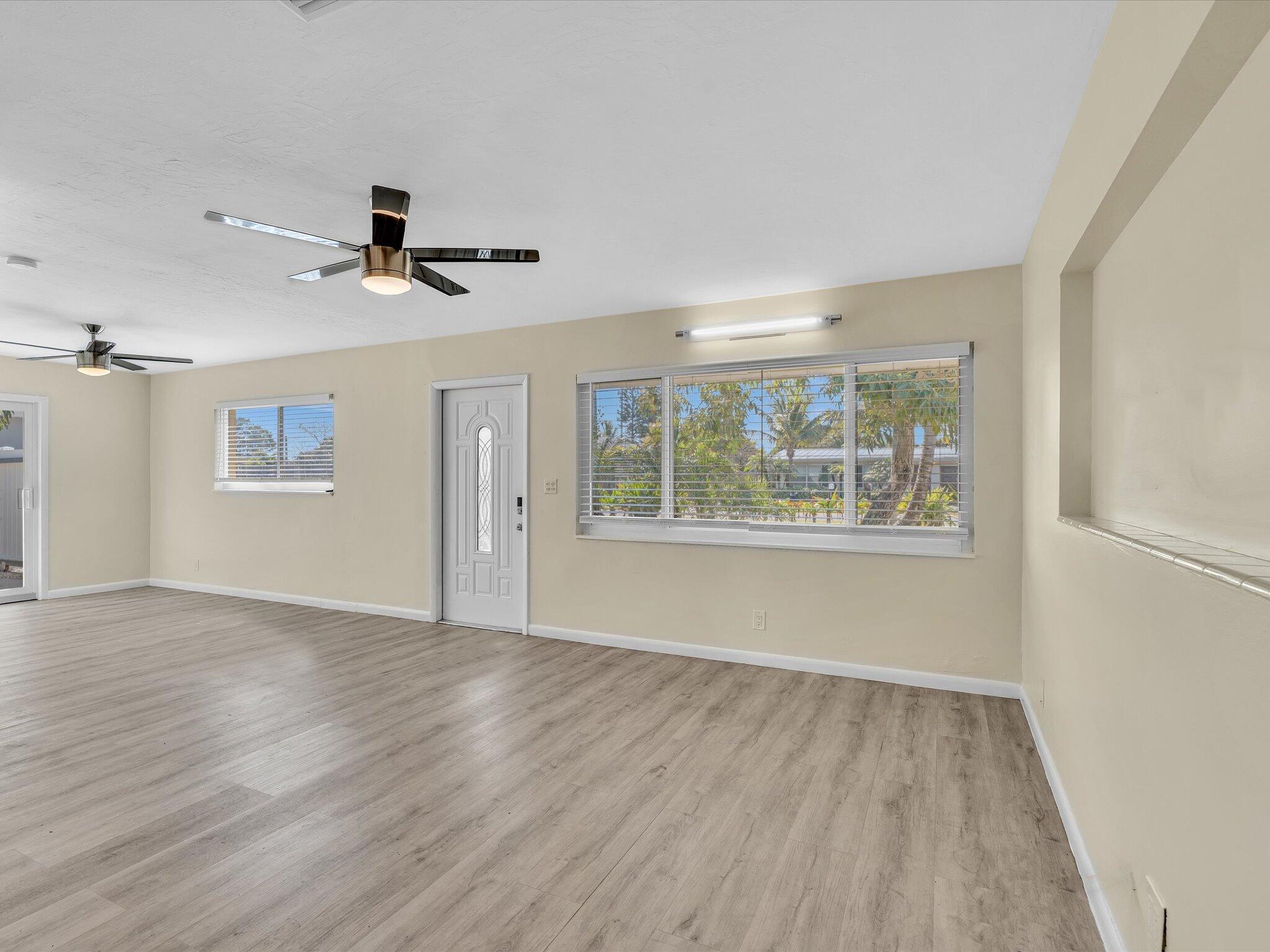 607 W Perry, Lantana FL 33462
