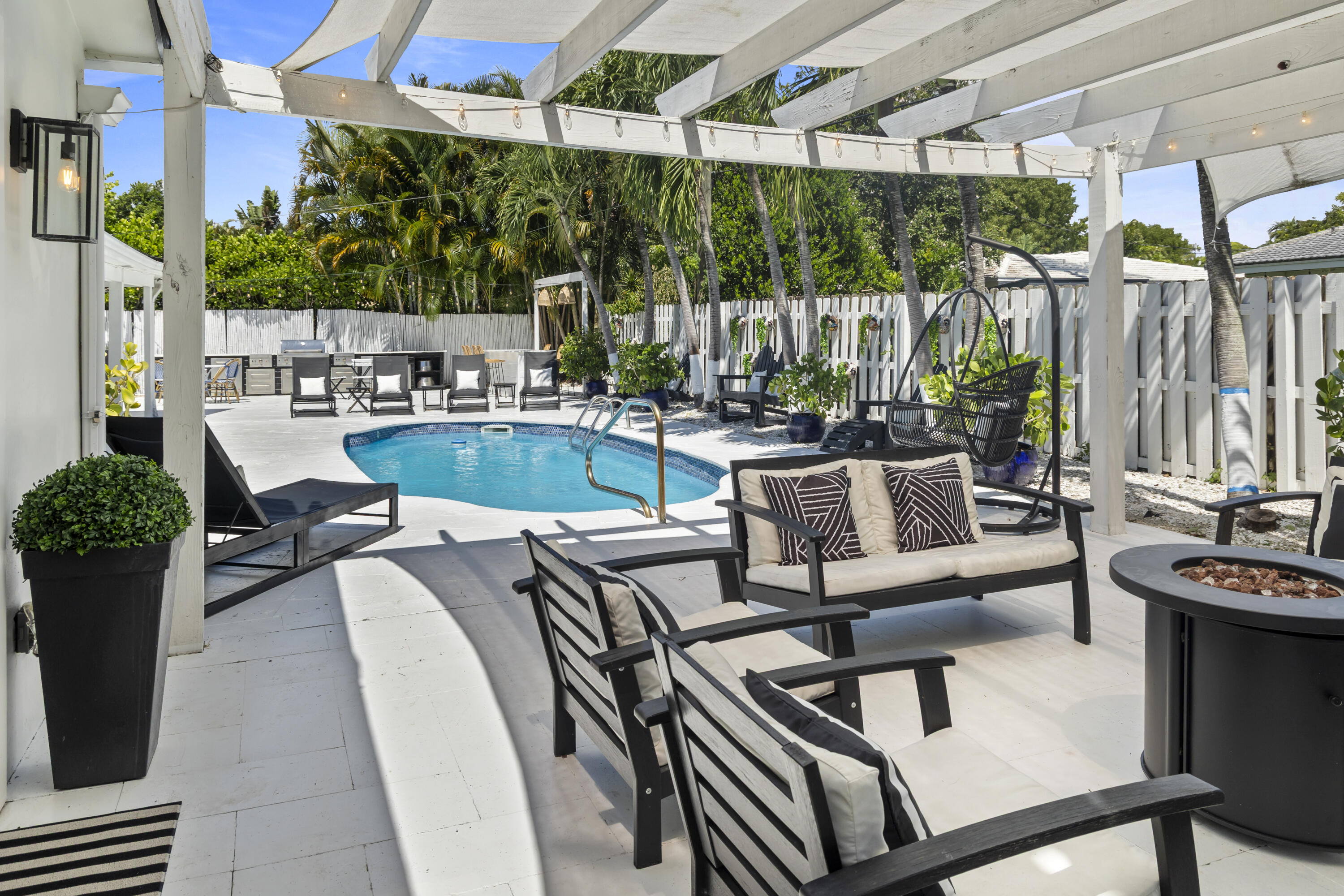 711 SW 27th, Boynton Beach FL 33435