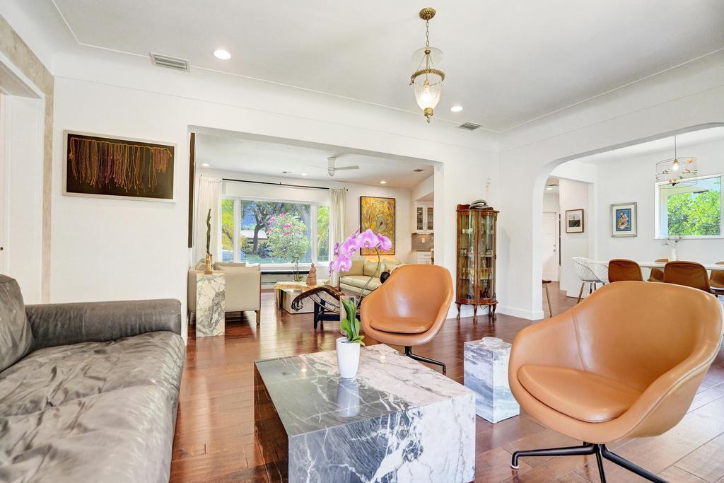 5 Gatehouse, Sea Ranch Lakes FL 33308