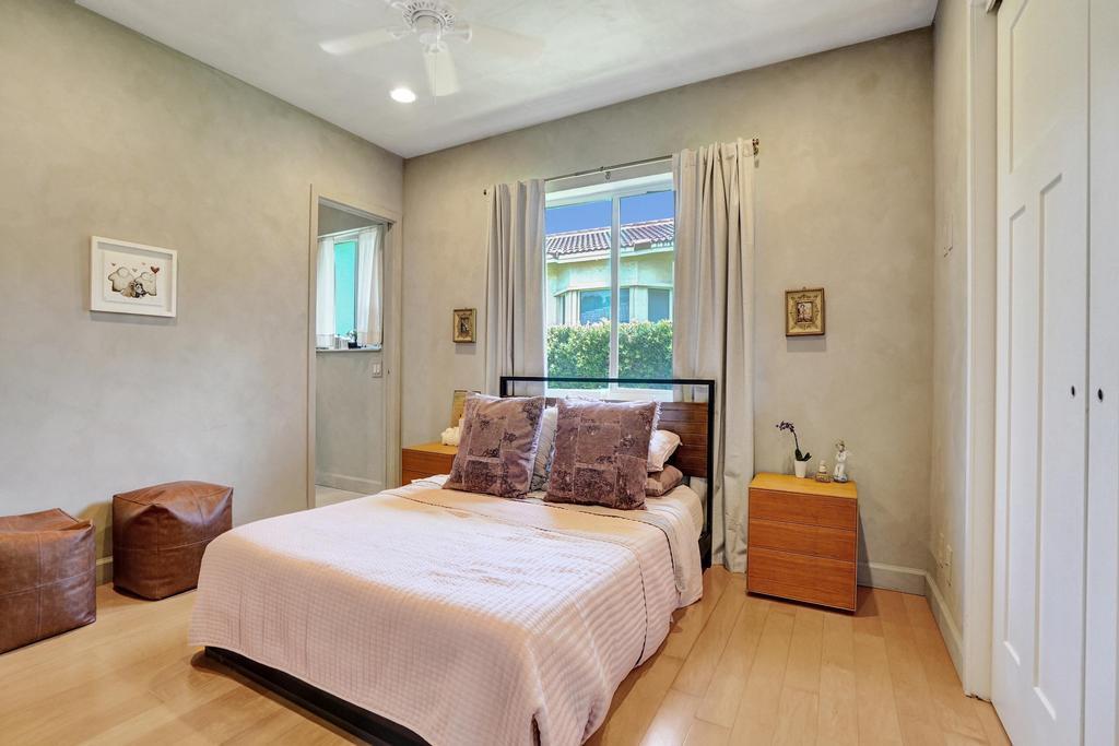 5 Gatehouse, Sea Ranch Lakes FL 33308