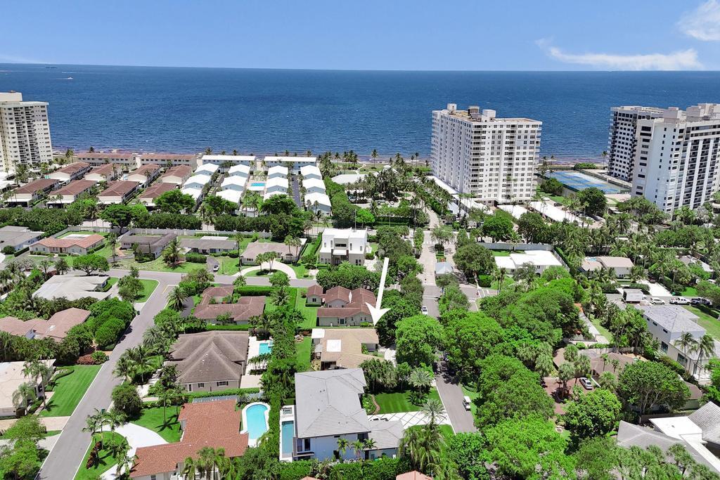 5 Gatehouse, Sea Ranch Lakes FL 33308