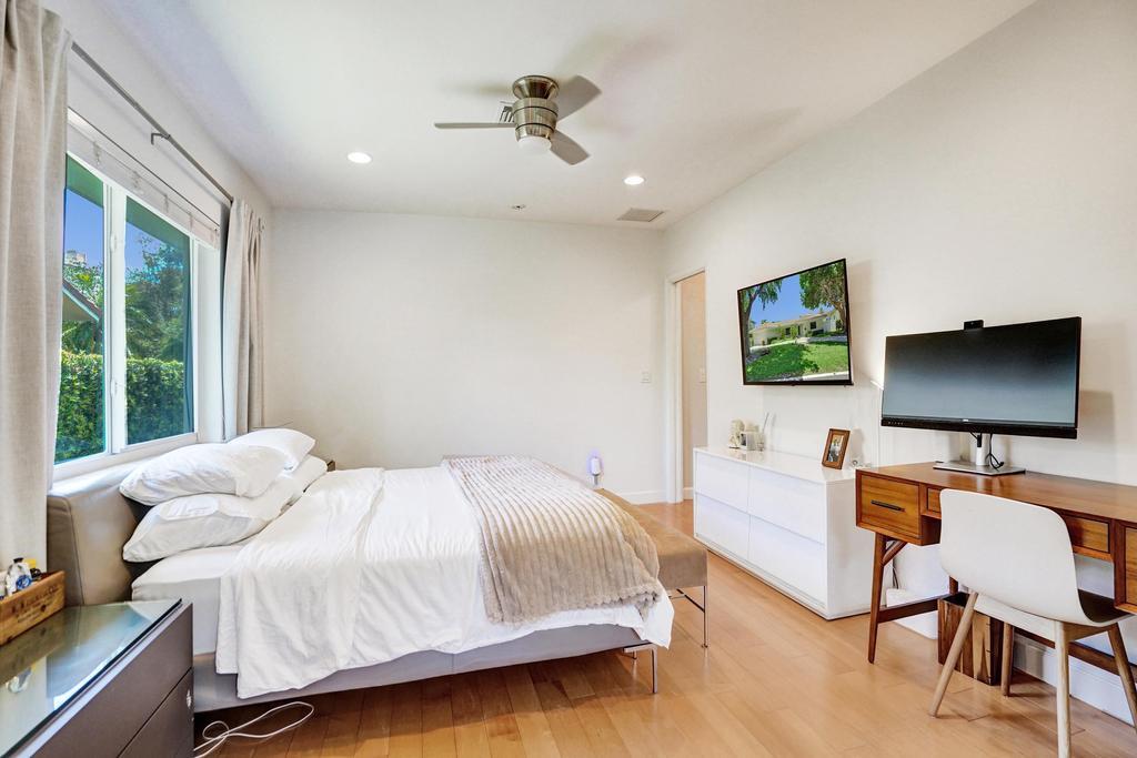 5 Gatehouse, Sea Ranch Lakes FL 33308
