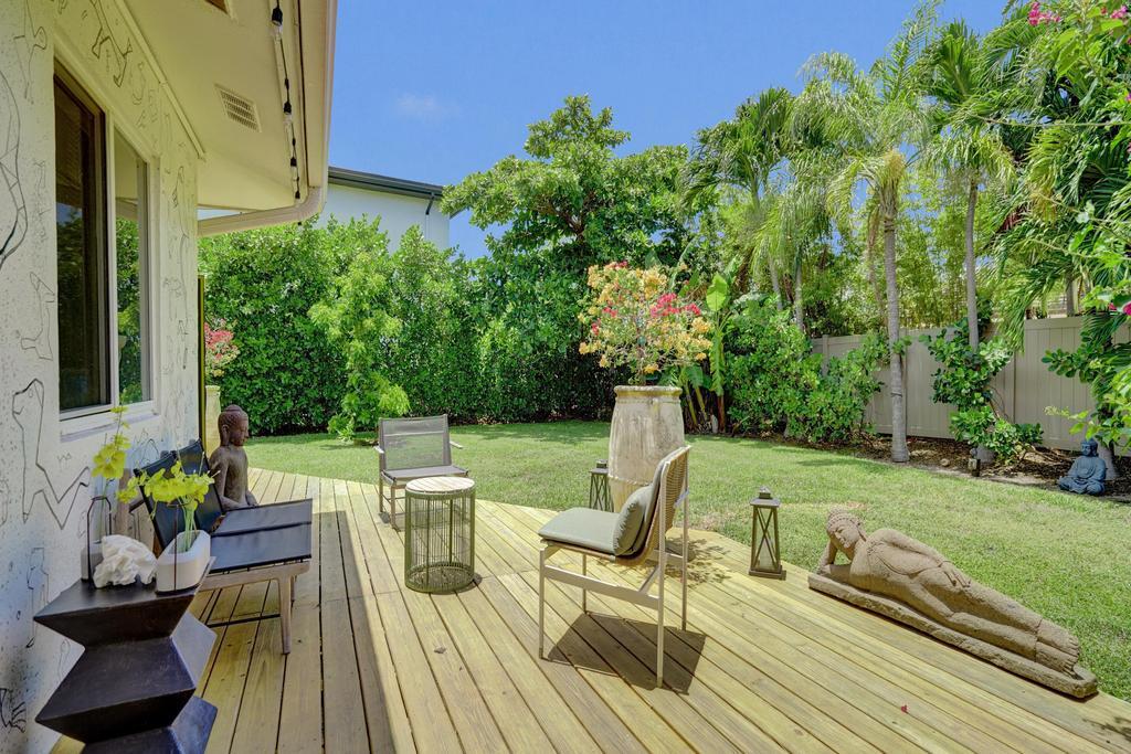 5 Gatehouse, Sea Ranch Lakes FL 33308