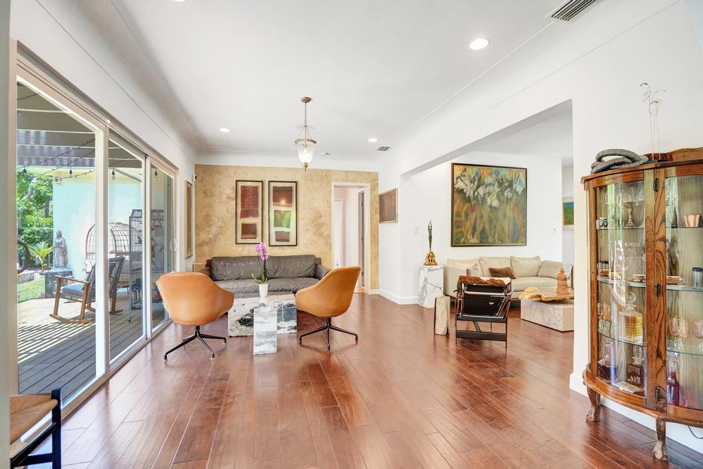 5 Gatehouse, Sea Ranch Lakes FL 33308