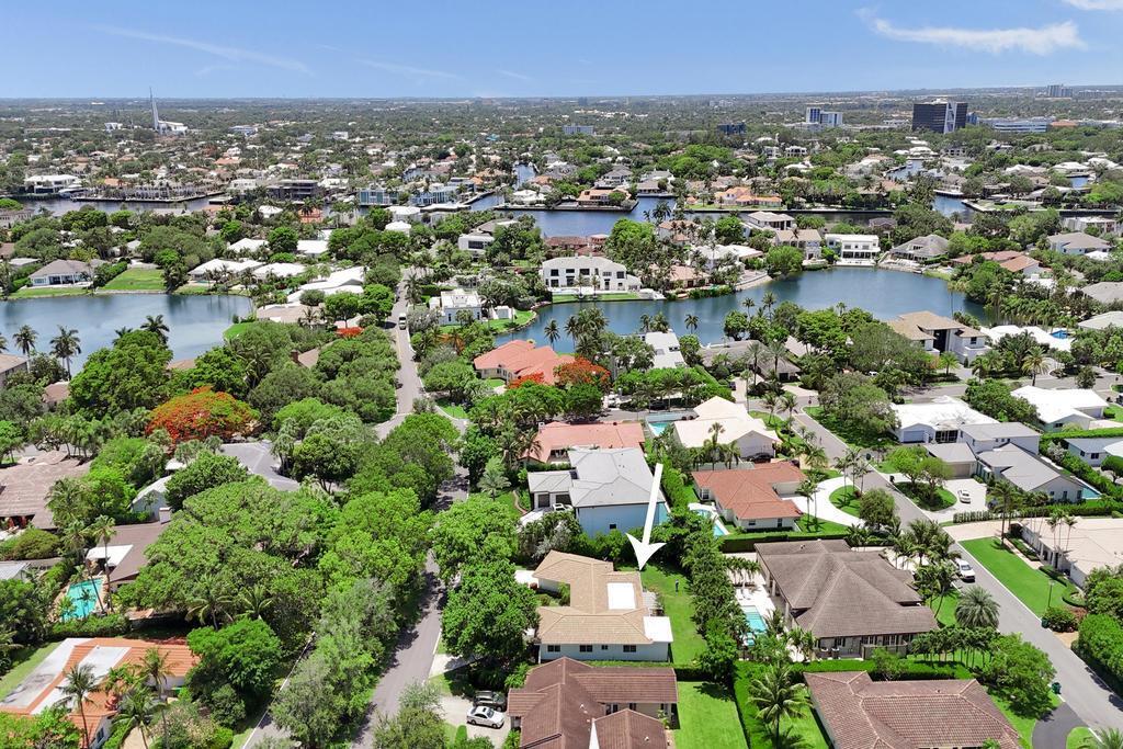 5 Gatehouse, Sea Ranch Lakes FL 33308