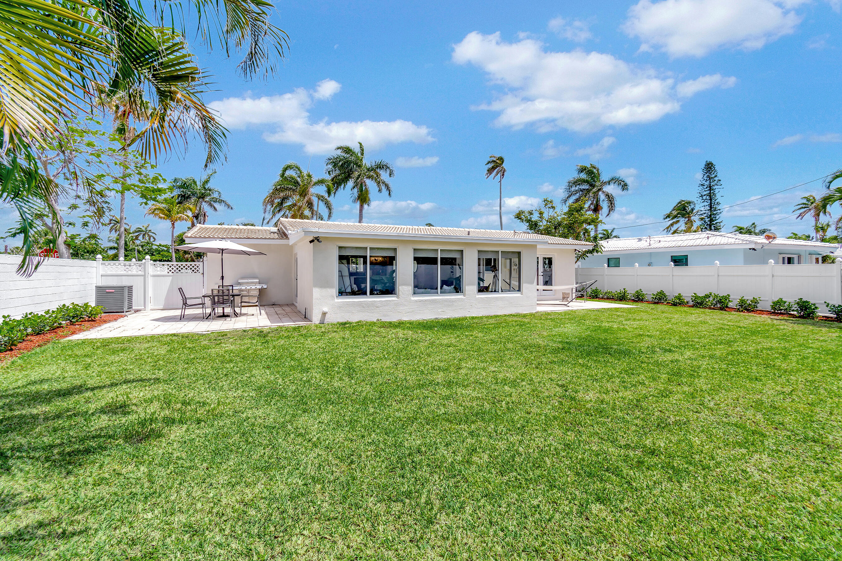 620 Las Palmas, Boynton Beach FL 33435