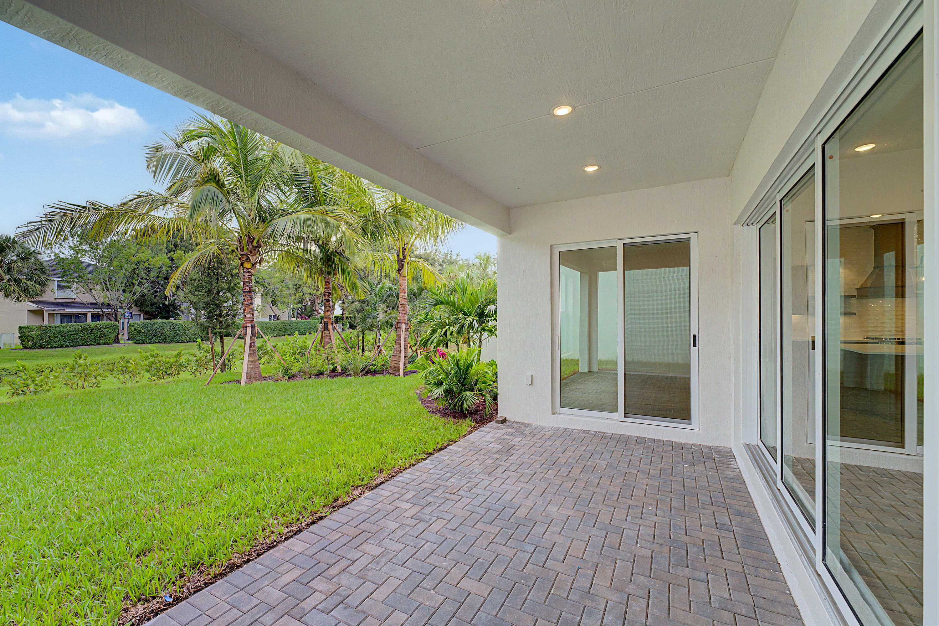 154 Parkside #14, Royal Palm Beach FL 33414