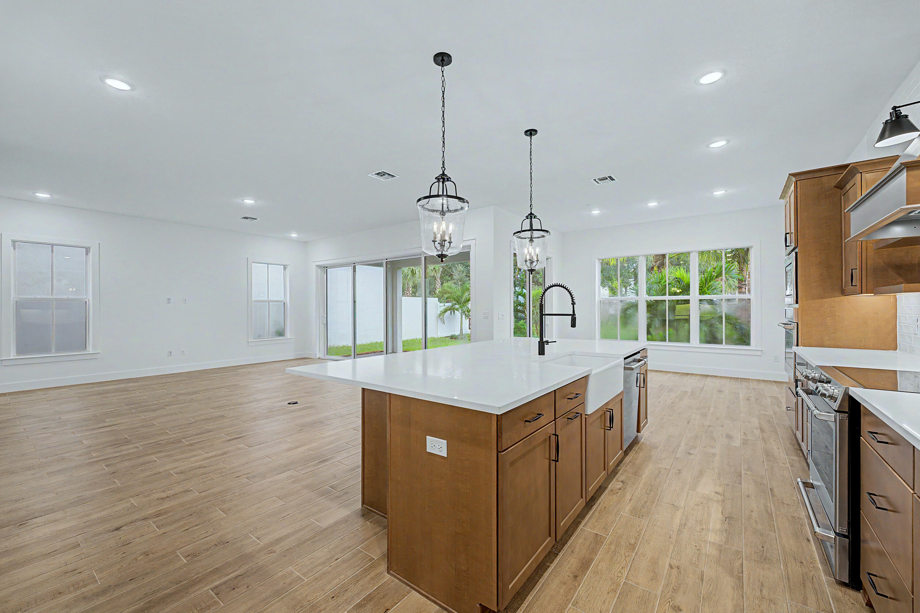 154 Parkside #14, Royal Palm Beach FL 33414