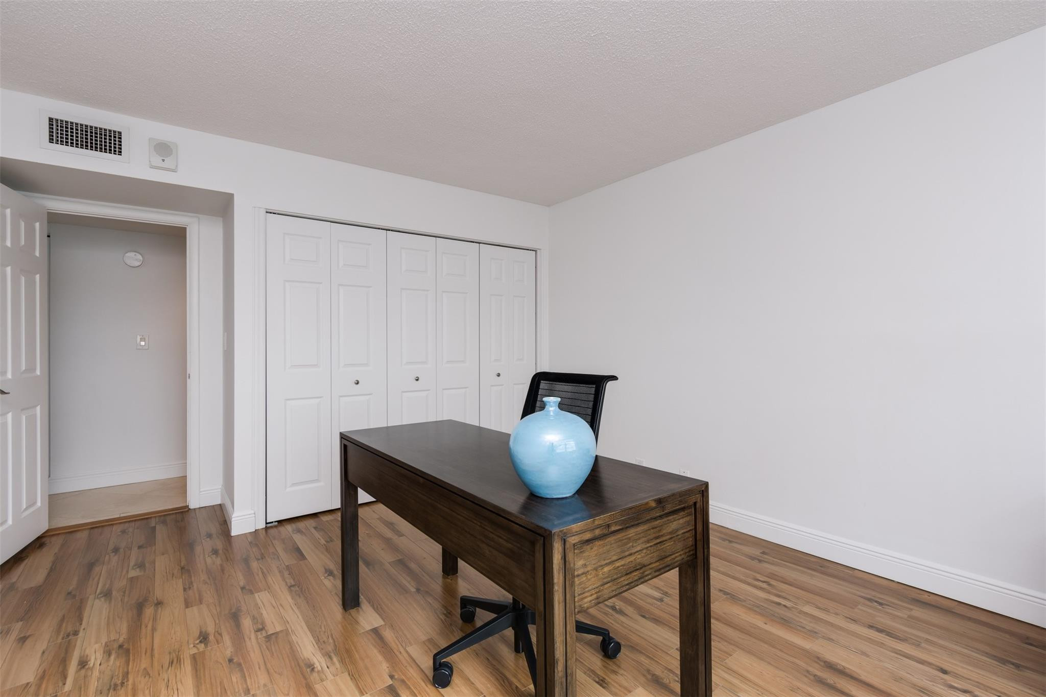 2500 NE 48th #609, Fort Lauderdale FL 33308