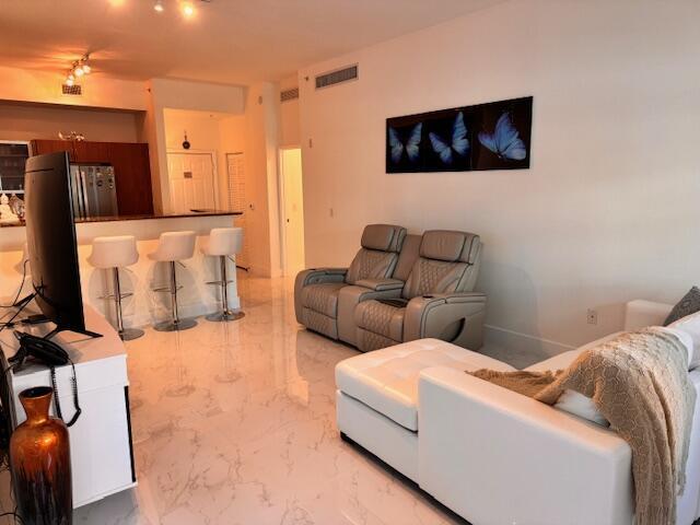 804 E Windward #103, Lantana FL 33462
