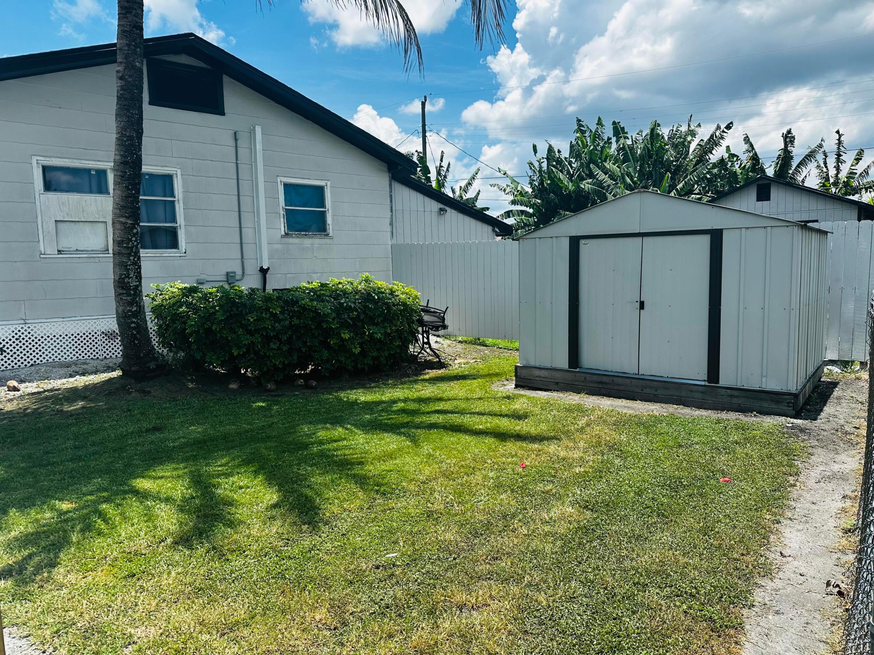 566 SE 7th, Belle Glade FL 33430