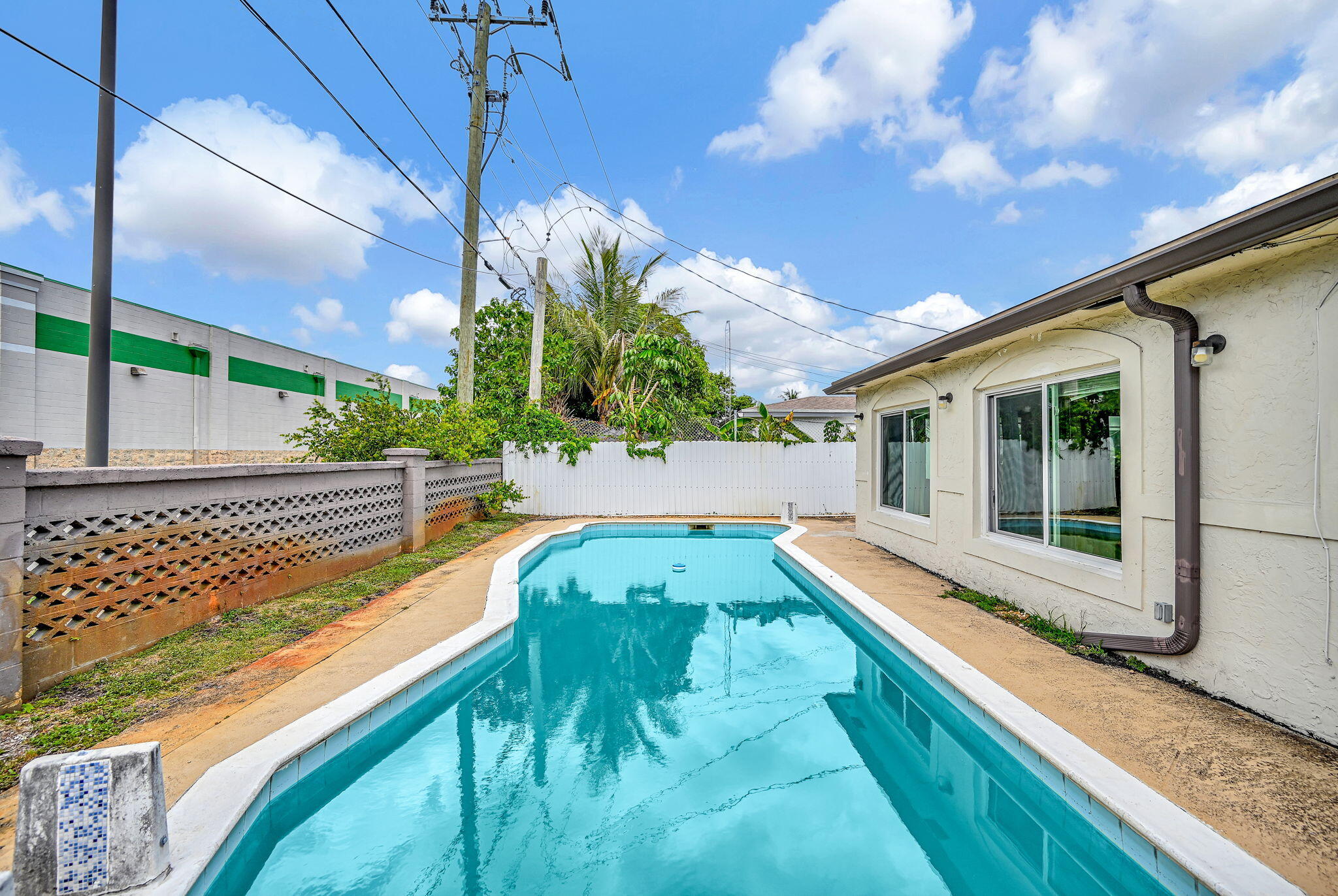 3300 NW 32nd, Lauderdale Lakes FL 33309