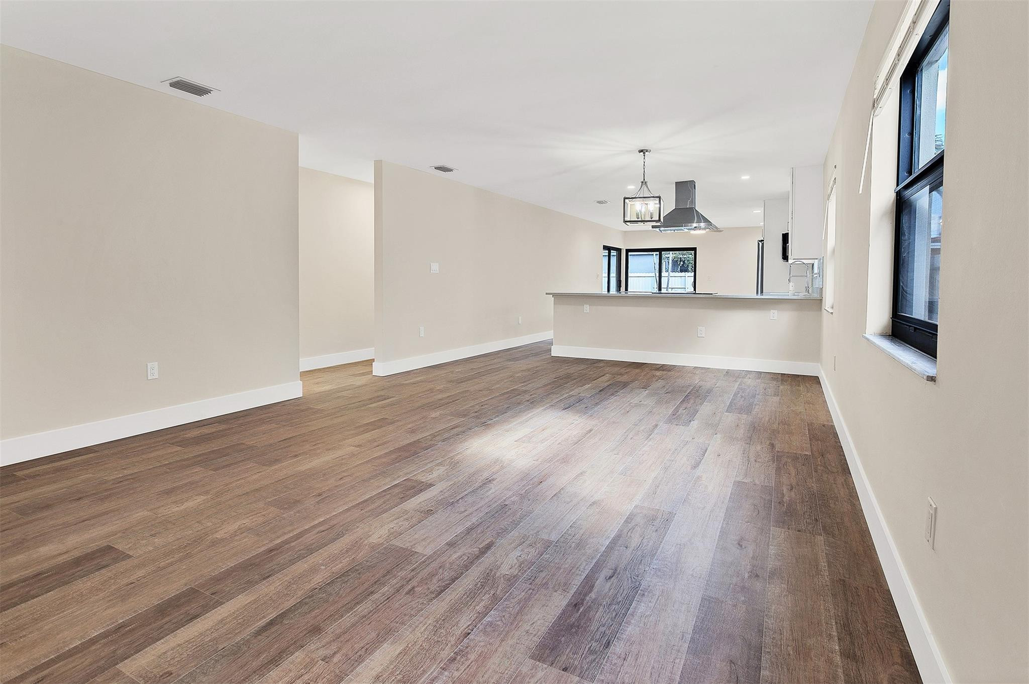 391 NW 58th, Miami FL 33126