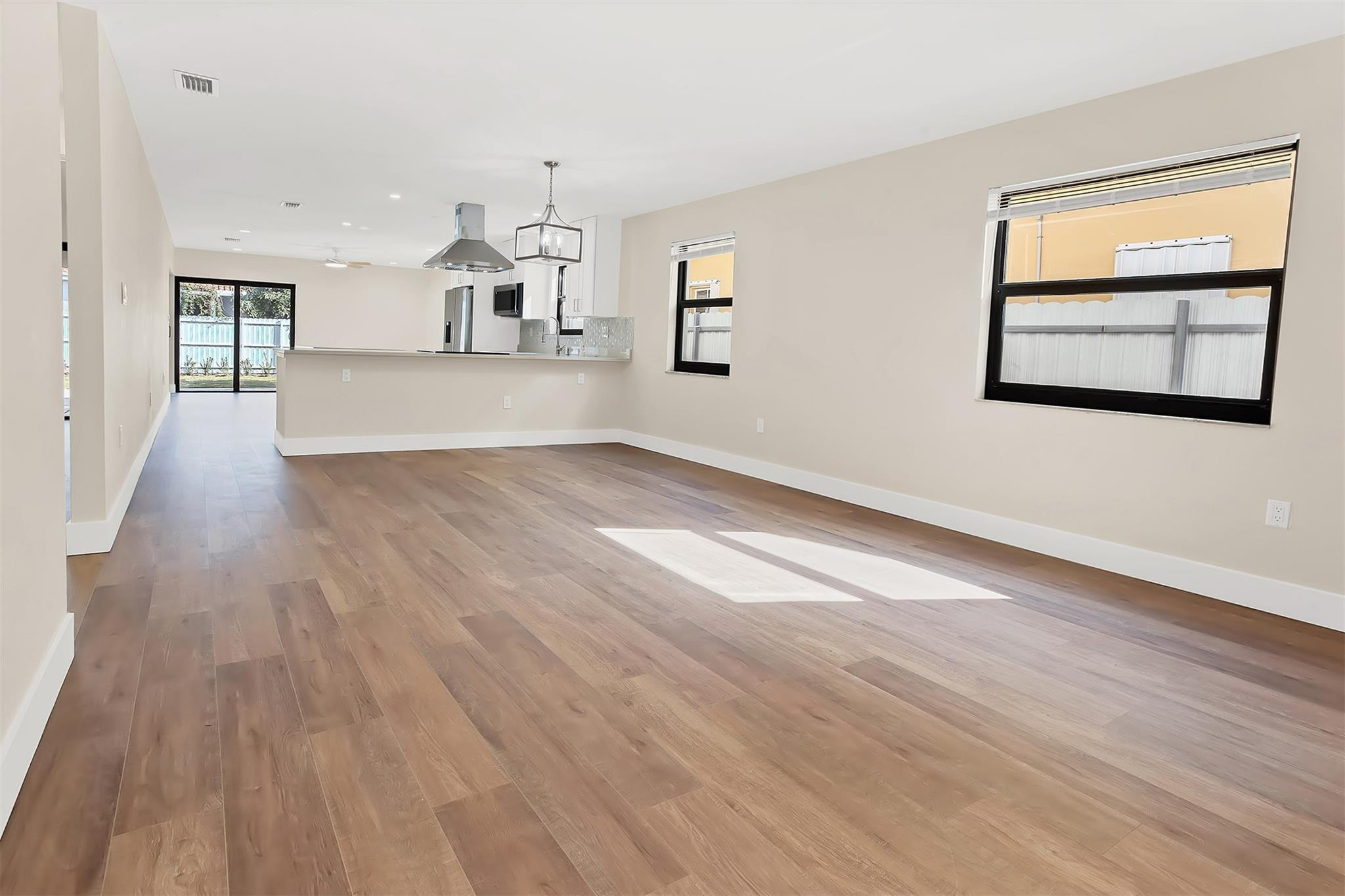 391 NW 58th, Miami FL 33126