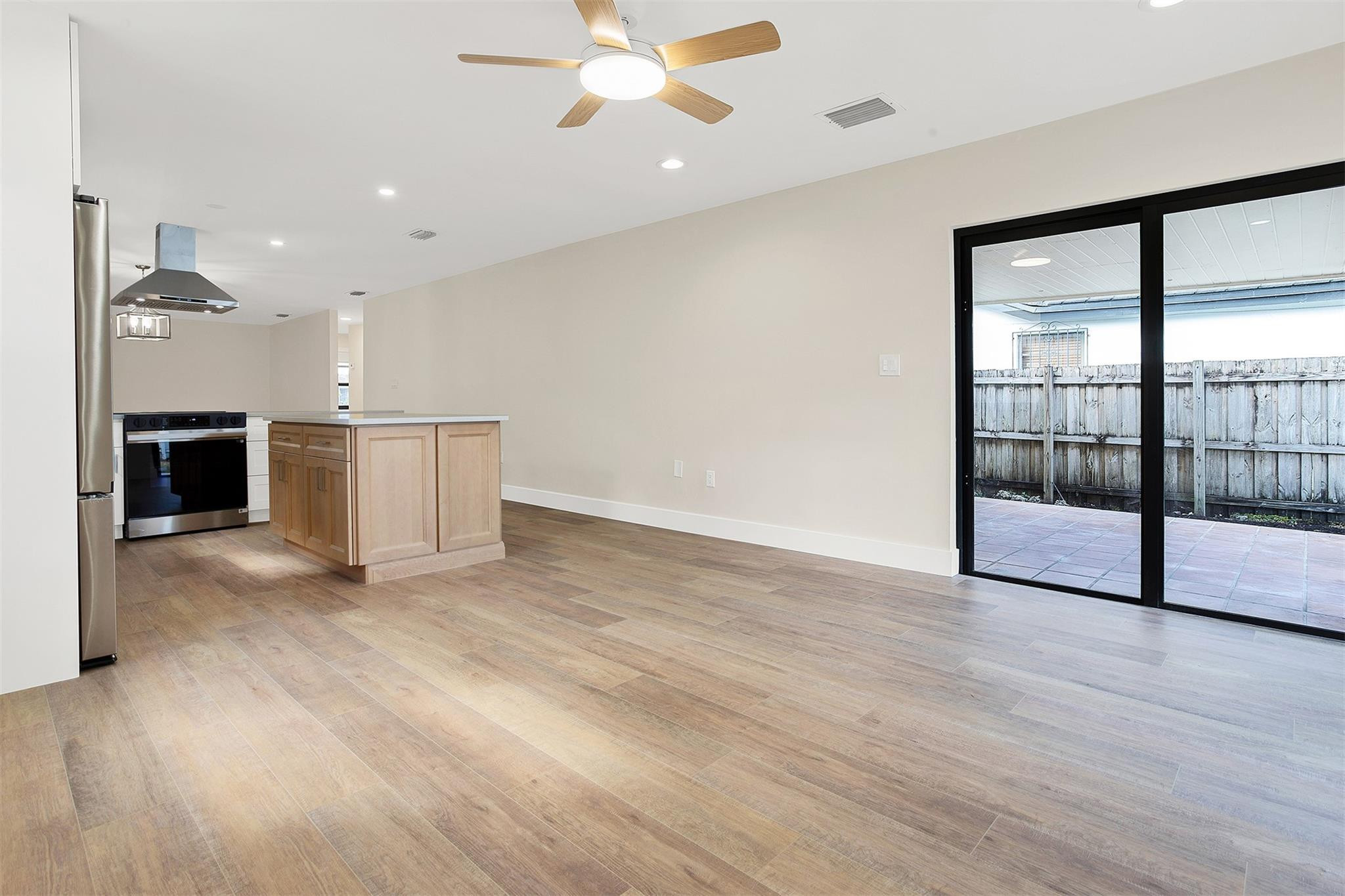 391 NW 58th, Miami FL 33126