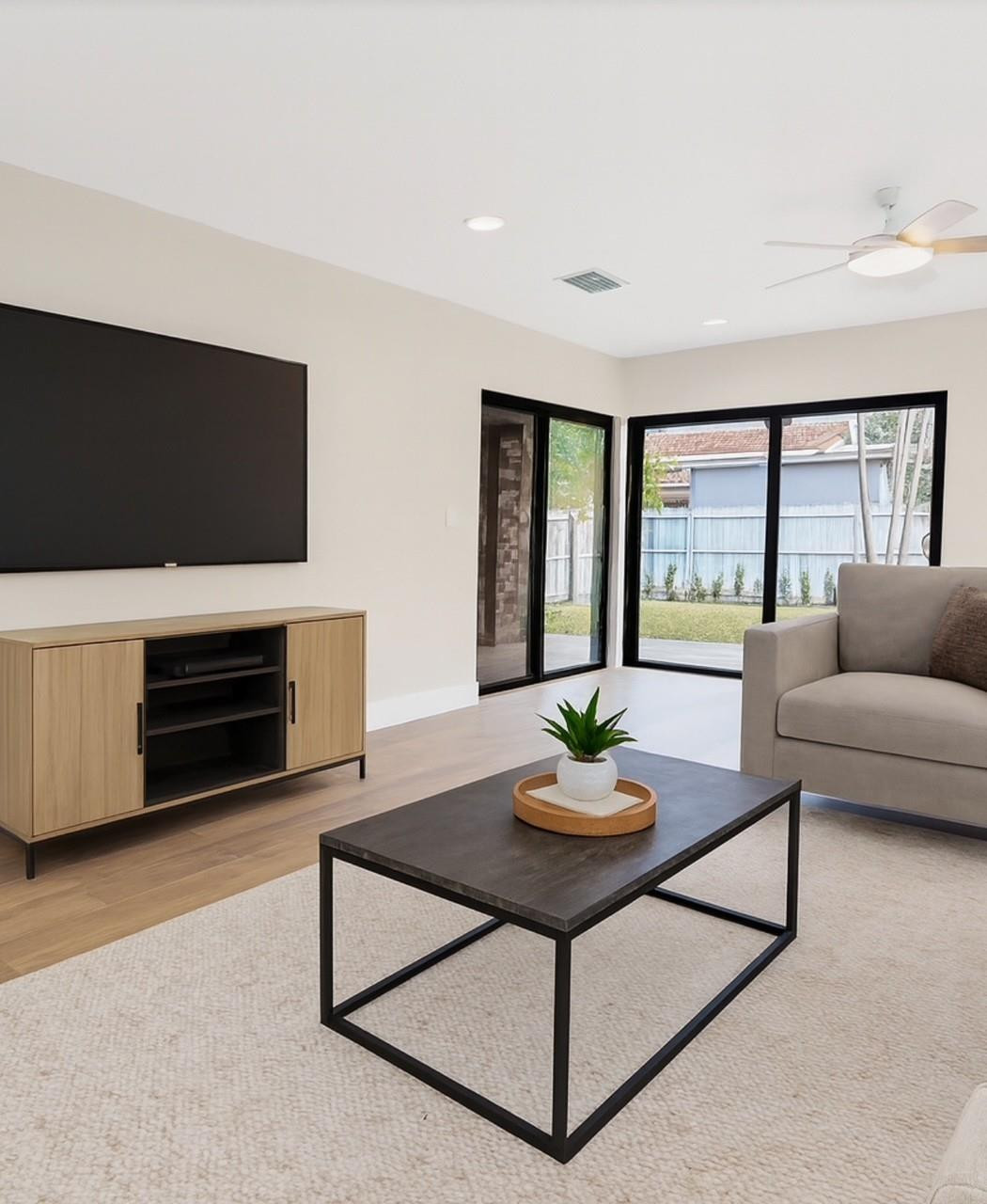391 NW 58th, Miami FL 33126