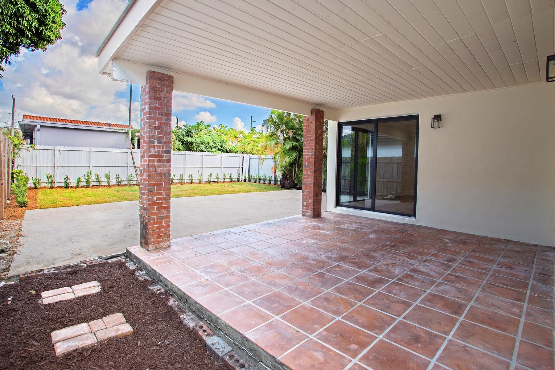 391 NW 58th, Miami FL 33126