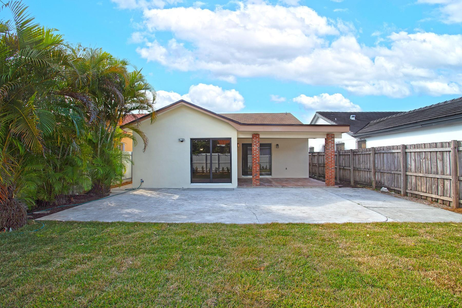 391 NW 58th, Miami FL 33126