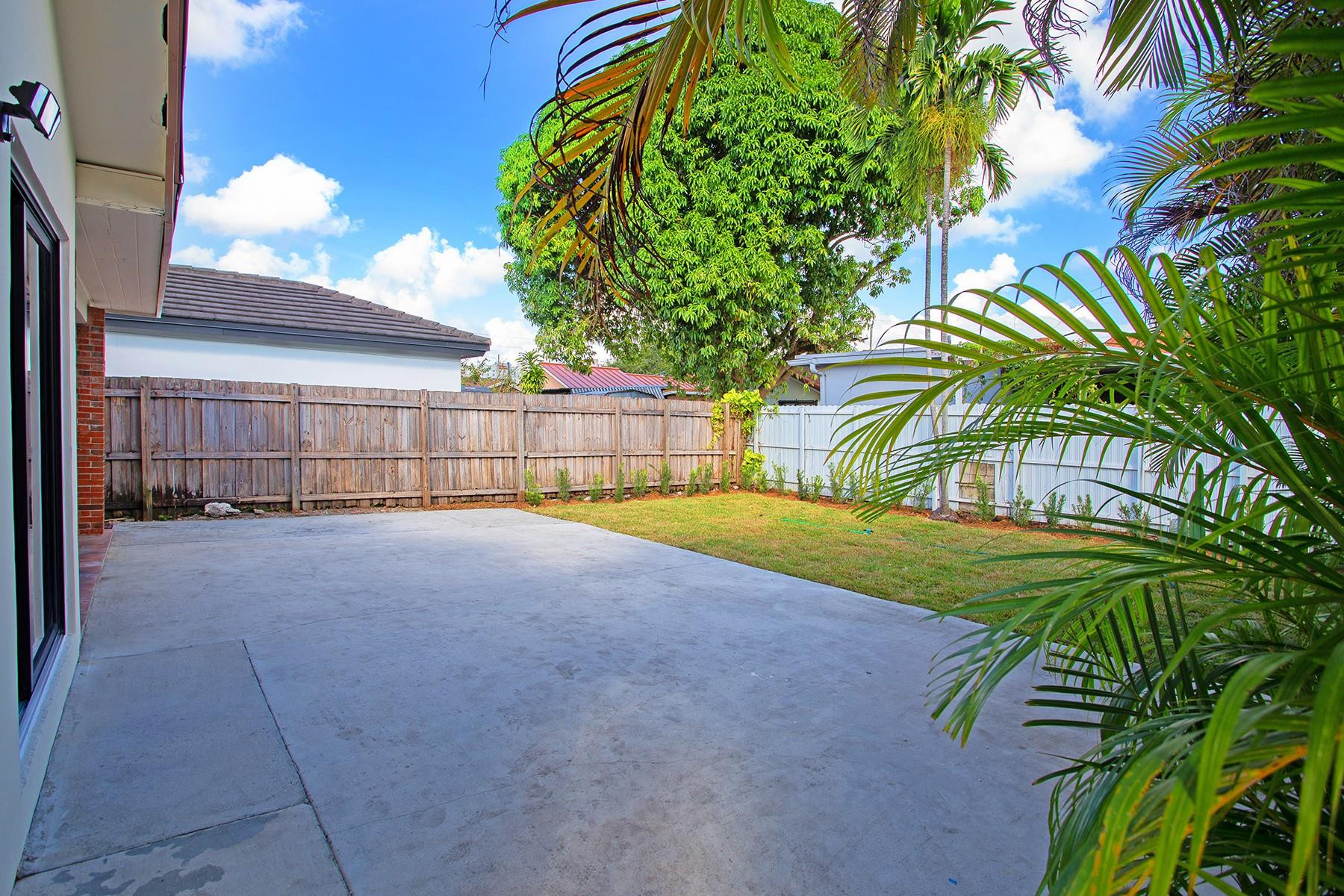 391 NW 58th, Miami FL 33126