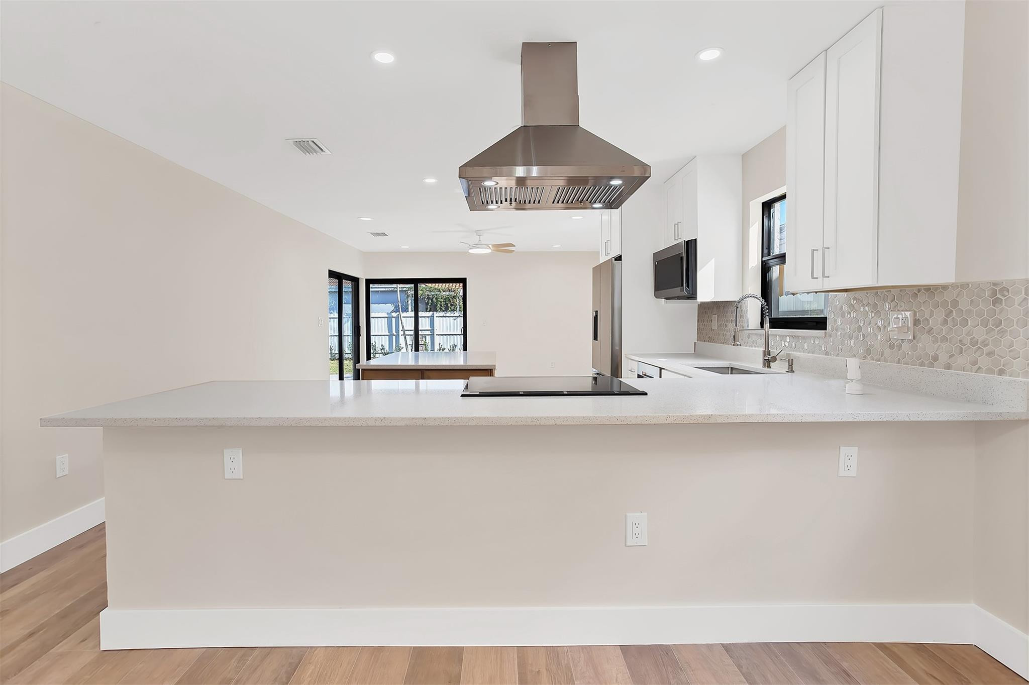 391 NW 58th, Miami FL 33126