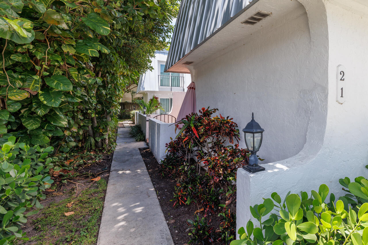 106 Linda #1, Palm Beach Shores FL 33404
