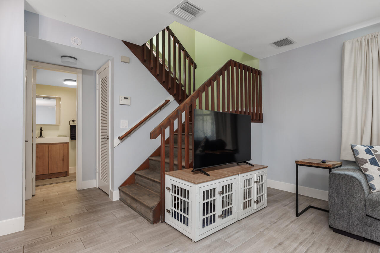 106 Linda #1, Palm Beach Shores FL 33404