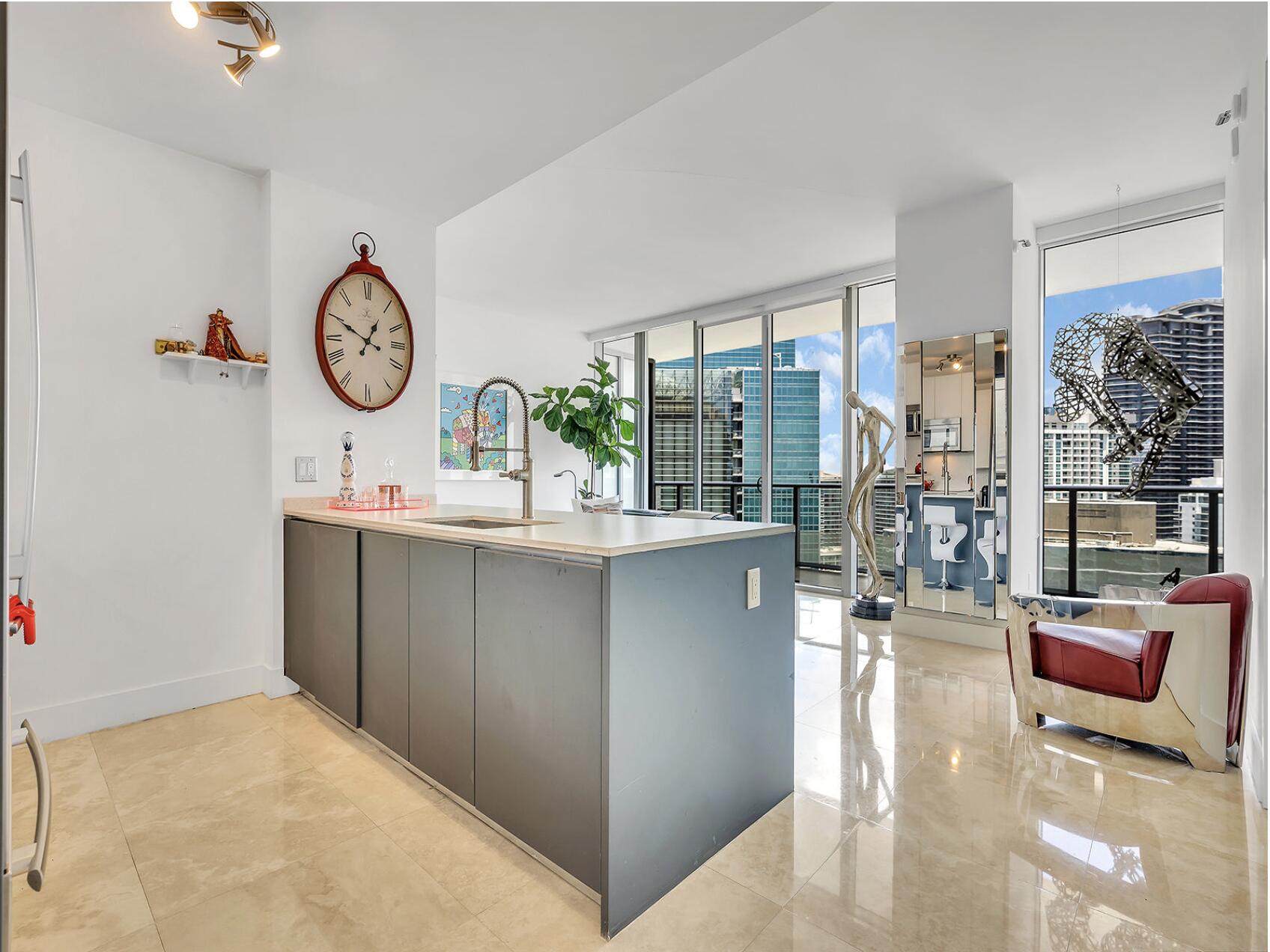 1300 Brickell Bay #3900, Miami FL 33131