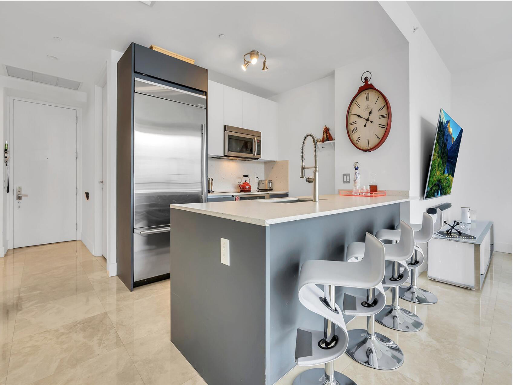1300 Brickell Bay #3900, Miami FL 33131