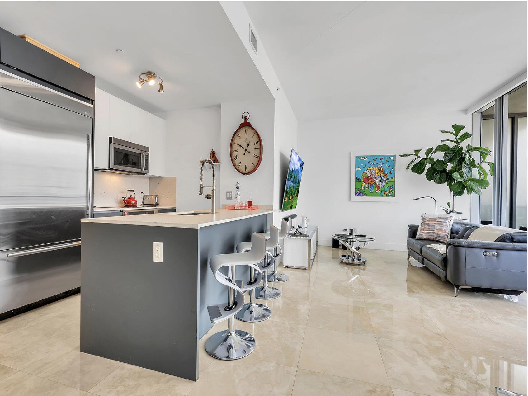 1300 Brickell Bay #3900, Miami FL 33131