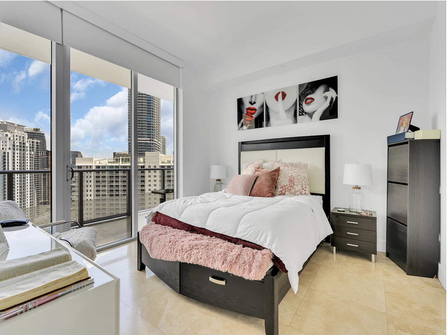 1300 Brickell Bay #3900, Miami FL 33131