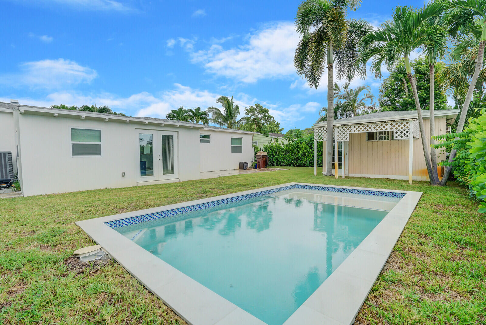 340 Summa, West Palm Beach FL 33405