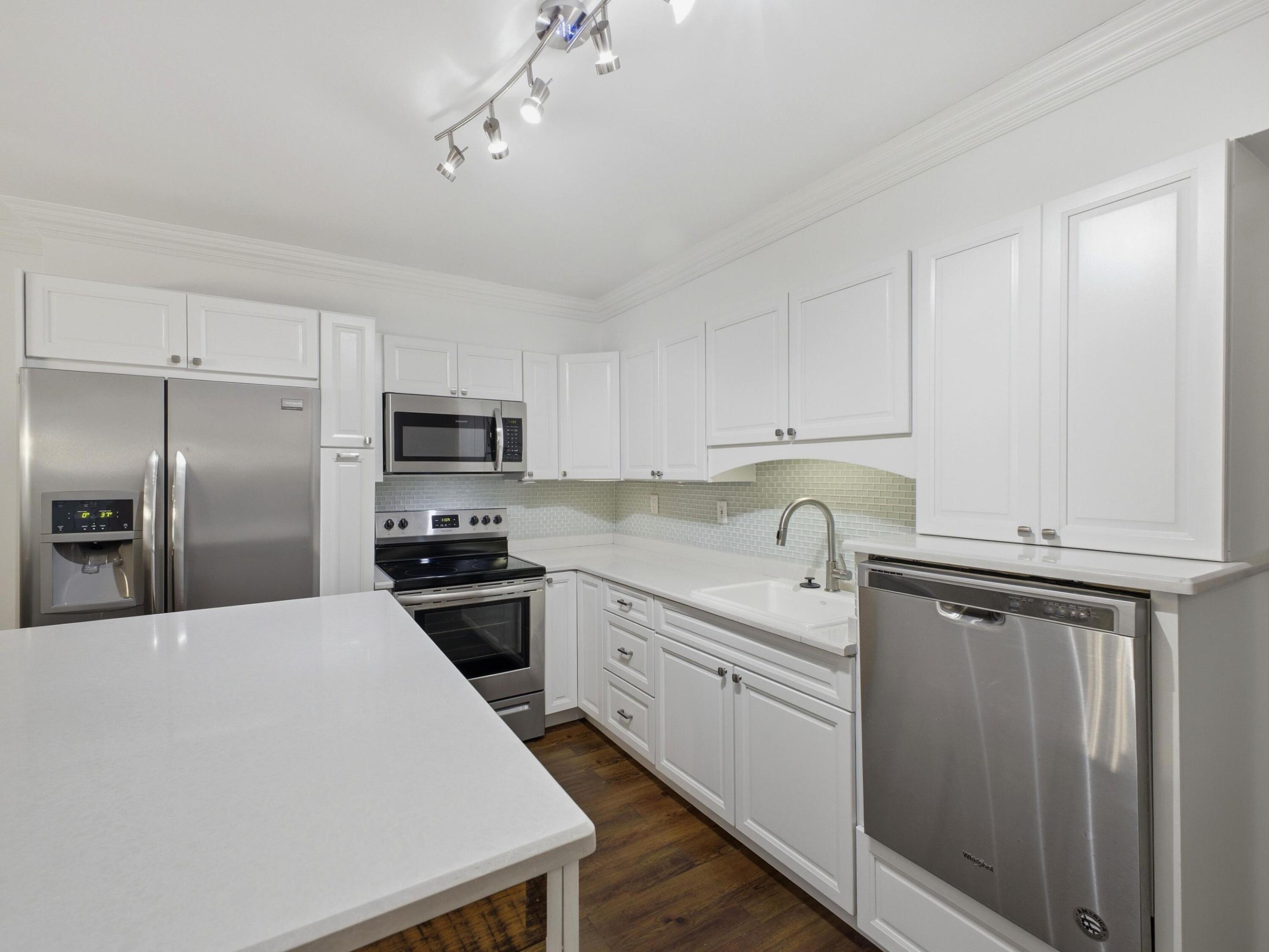 5120 NE 22nd, Lighthouse Point FL 33064