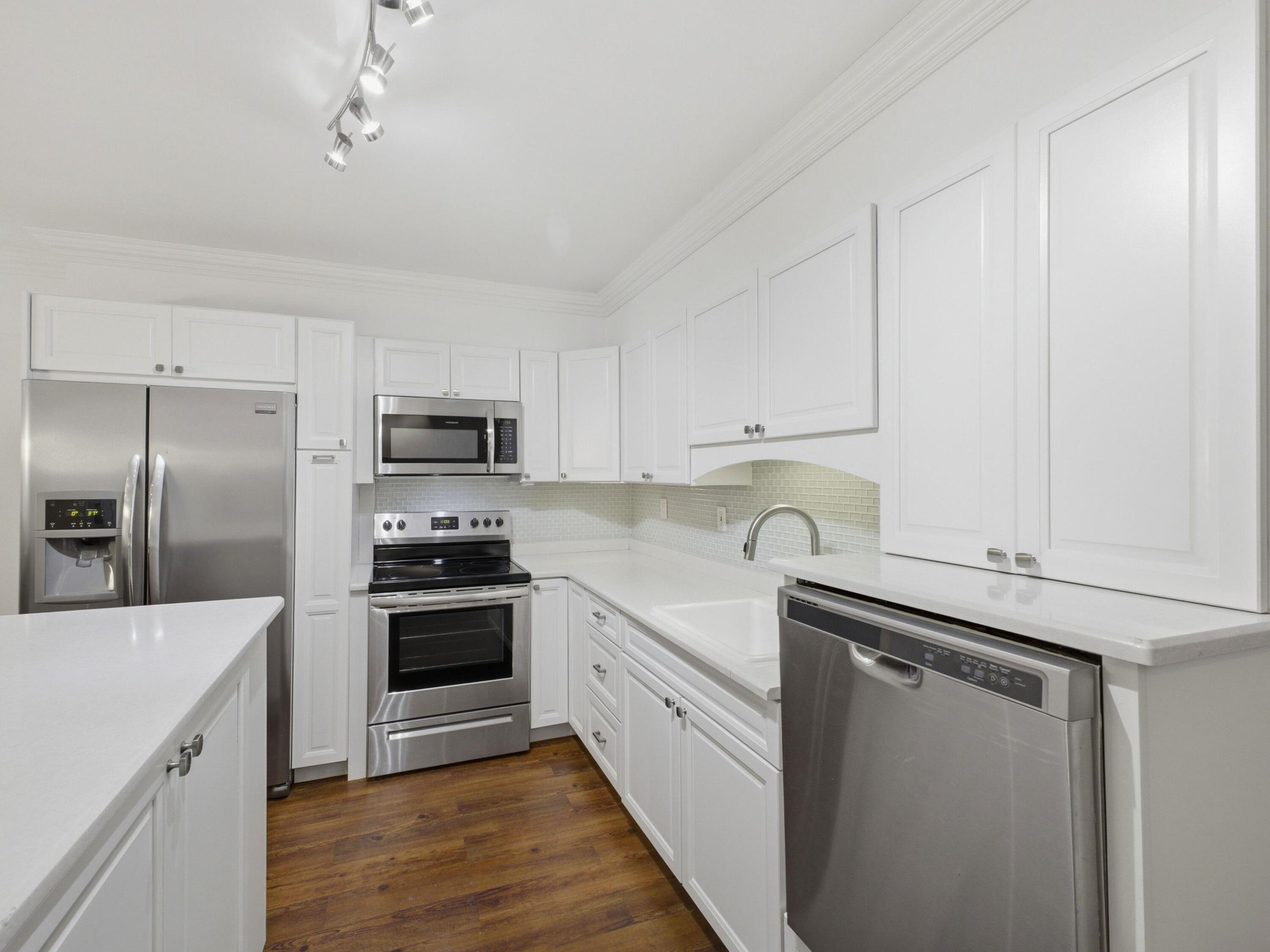 5120 NE 22nd, Lighthouse Point FL 33064