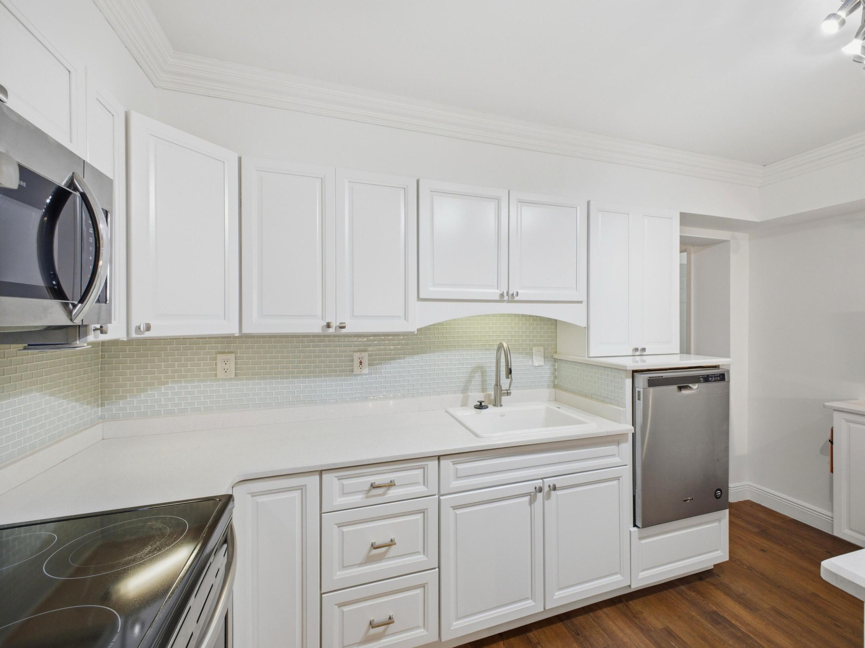 5120 NE 22nd, Lighthouse Point FL 33064