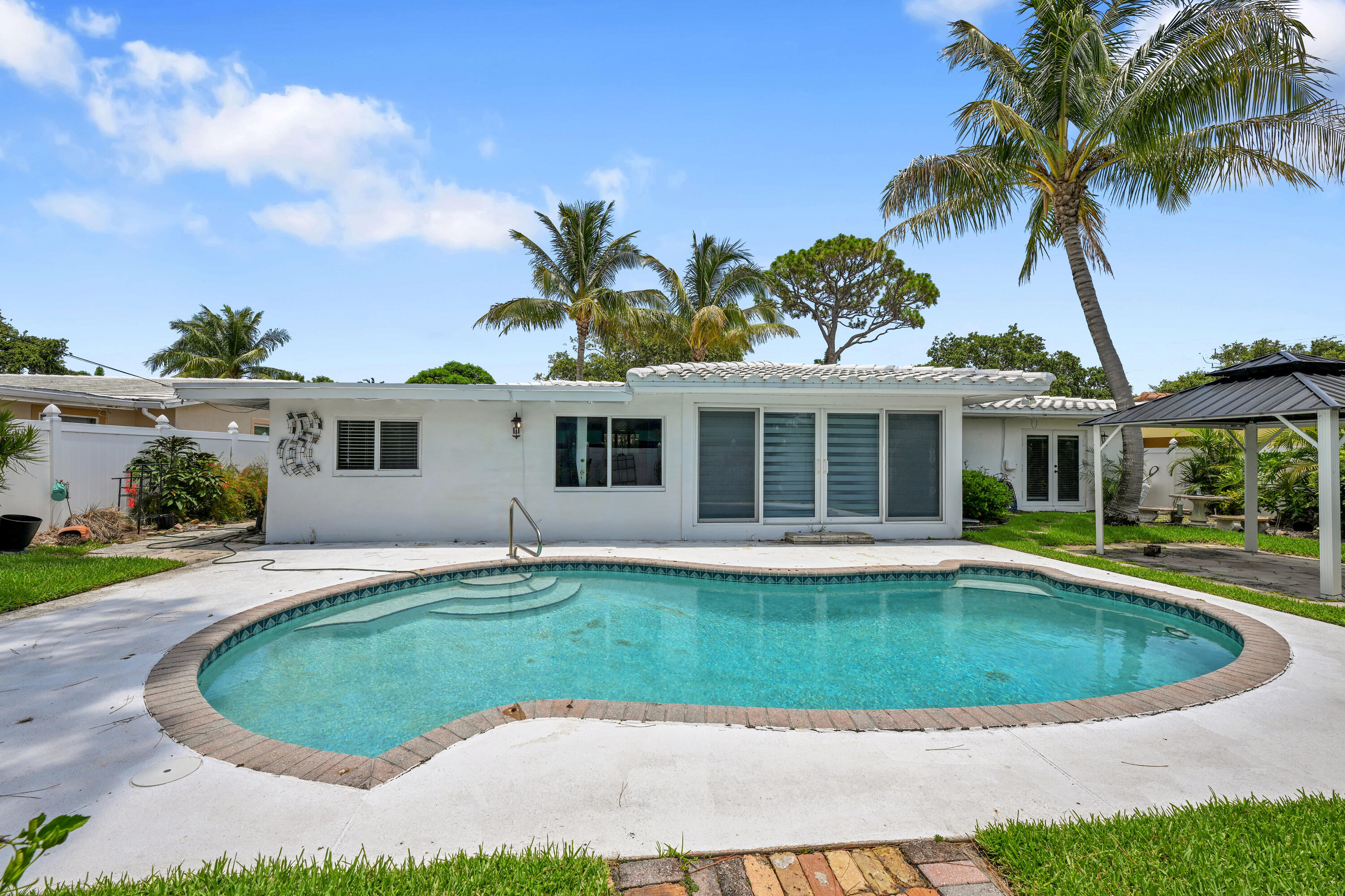 901 SE 12th, Deerfield Beach FL 33441