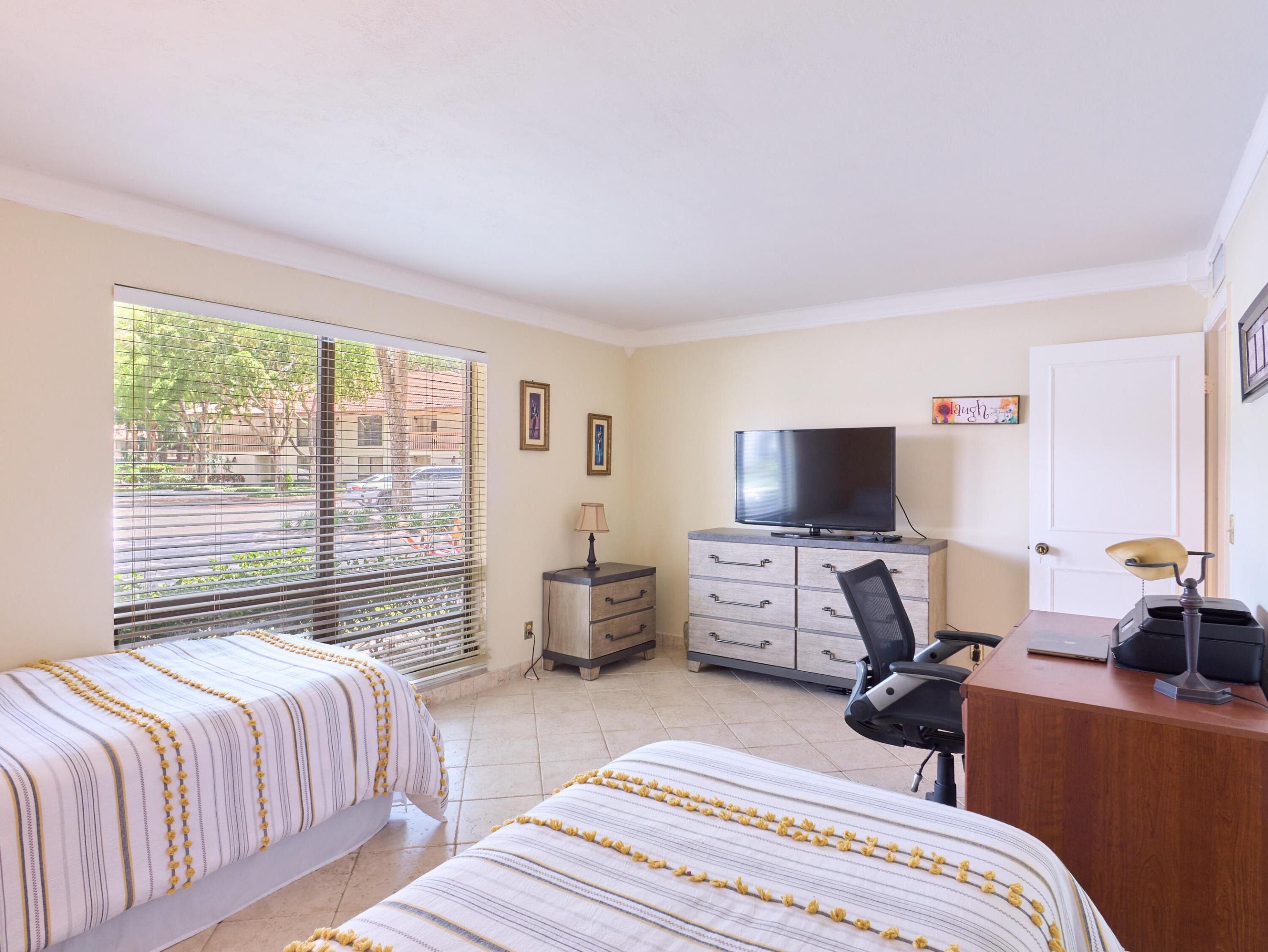 563 Brackenwood, Palm Beach Gardens FL 33418