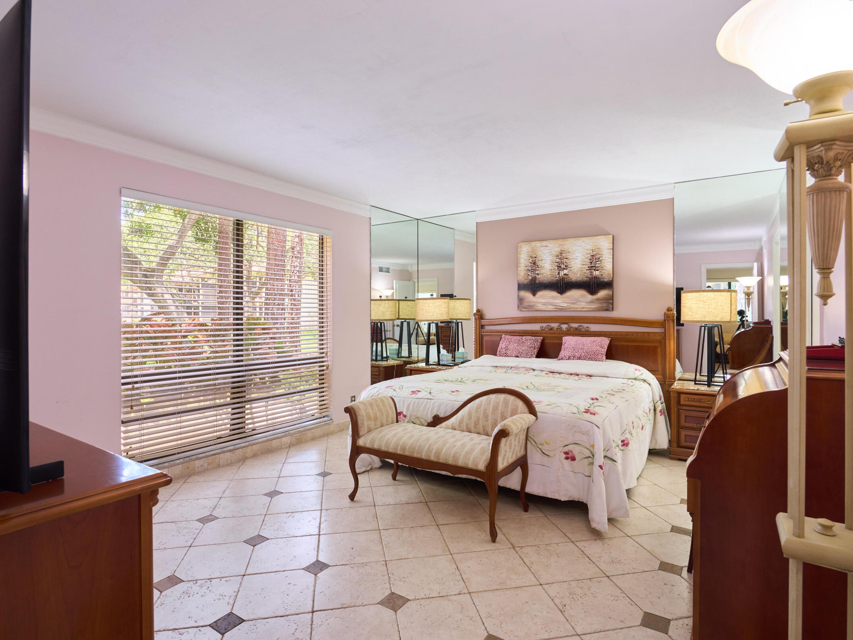 563 Brackenwood, Palm Beach Gardens FL 33418