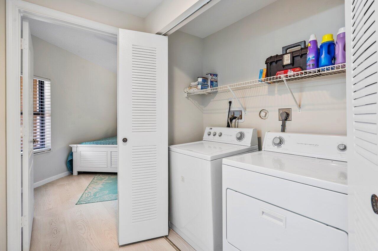 300 Uno Lago #304, Juno Beach FL 33408