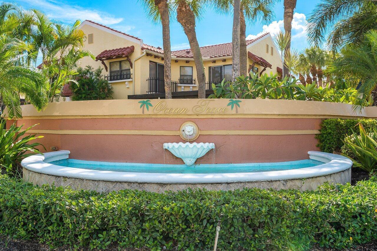 300 Uno Lago #304, Juno Beach FL 33408