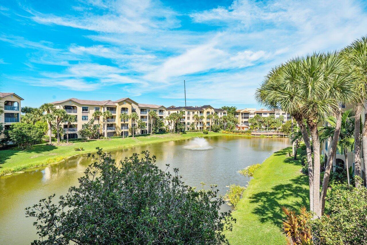 300 Uno Lago #304, Juno Beach FL 33408