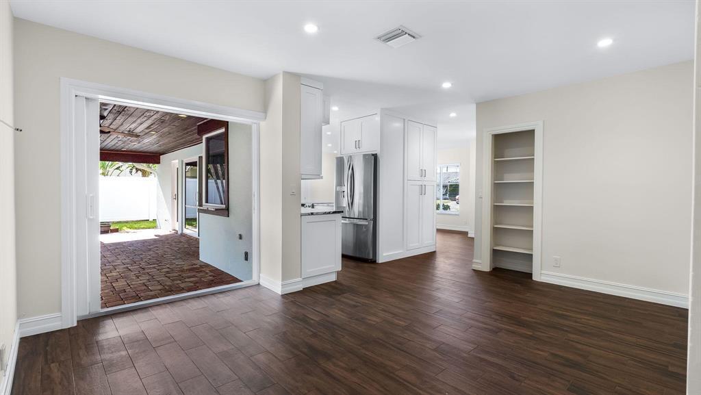 1041 SW 4th, Boca Raton FL 33486