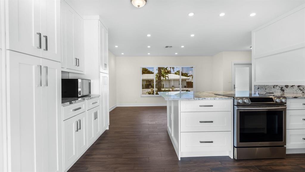 1041 SW 4th, Boca Raton FL 33486