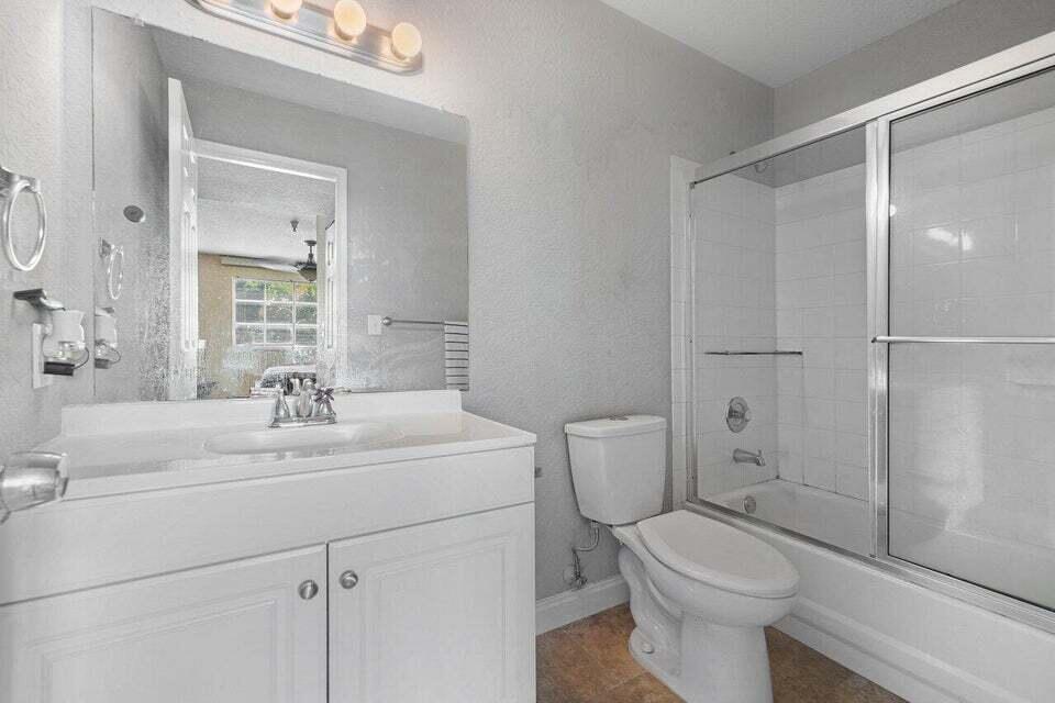 117 Yacht Club #Unit 110, Hypoluxo FL 33462